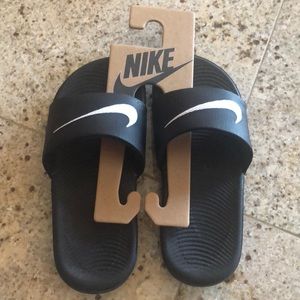 NWOT nike youth slide